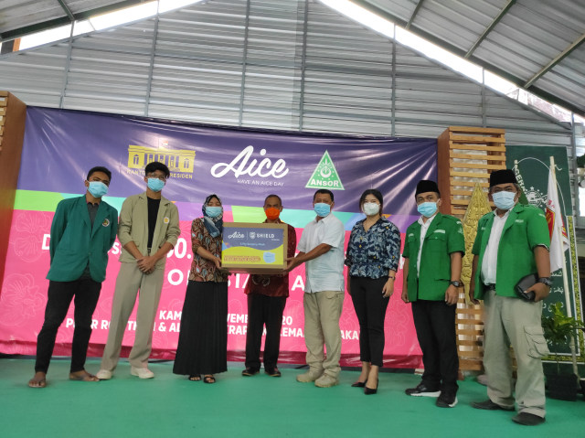 AICE Group melalui distributornya  menyerahkan secara simbolis masker medis SHIELD dalam misi kemanusiaan pembagian 5 juta masker medis yang dijalankan oleh Gerakan Pemuda Ansor (GP Ansor), Kantor Staf Presiden (KSP) dan produsen es krim Aice Group di Yogyakarta Kamis (19/11) kepada perwakilan Kampus. 