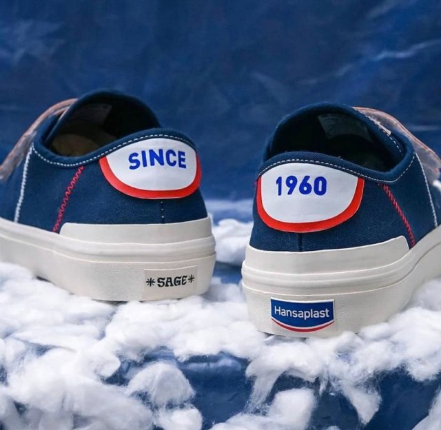 Brand asal Bandung Produksi Sepatu Bertema Hansaplast (60823)