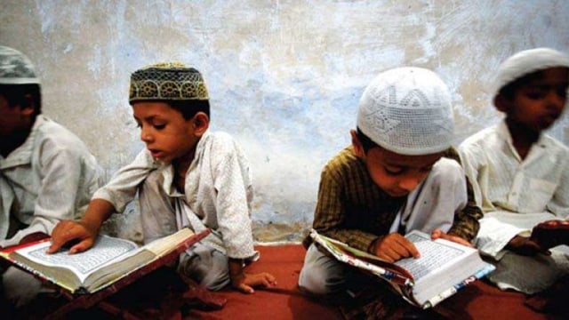 Membaca Al Quran Foto: dok RVCJ Media