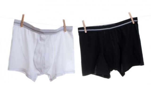 Ilustrasi celana dalam pria di online shop alias olshop. Foto: shutterstock
