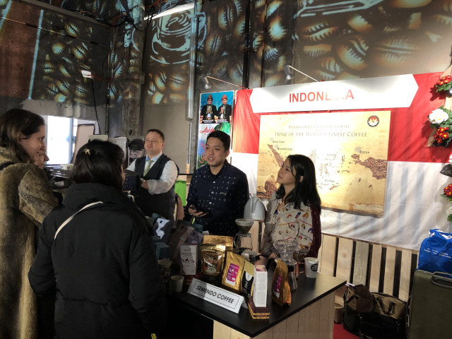Mengajak Warga Austria Minum Kopi Indonesia (55370)