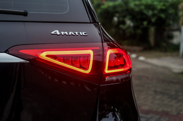 Kencan Singkat dengan SUV Premium Mercedes-Benz GLE 450 Rakitan Wanaherang (29154)