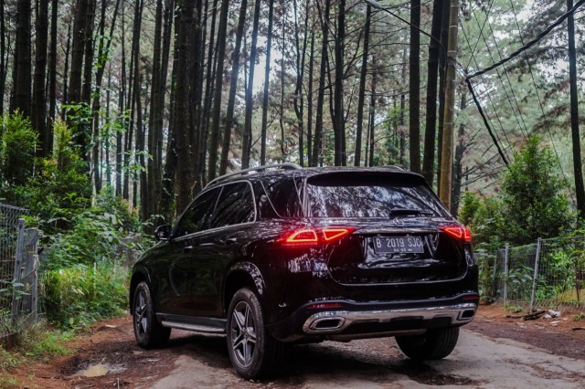 Kencan Singkat dengan SUV Premium Mercedes-Benz GLE 450 Rakitan Wanaherang (29151)
