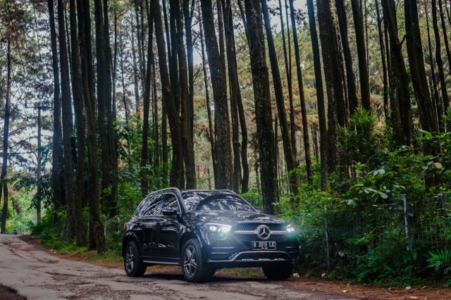 Kencan Singkat dengan SUV Premium Mercedes-Benz GLE 450 Rakitan Wanaherang (29150)