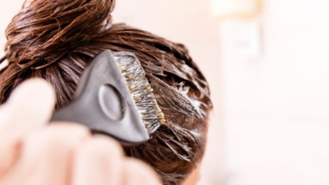 7 Bahan Alami yang Bisa Digunakan Ibu Hamil sebagai Pewarna Rambut (119752)