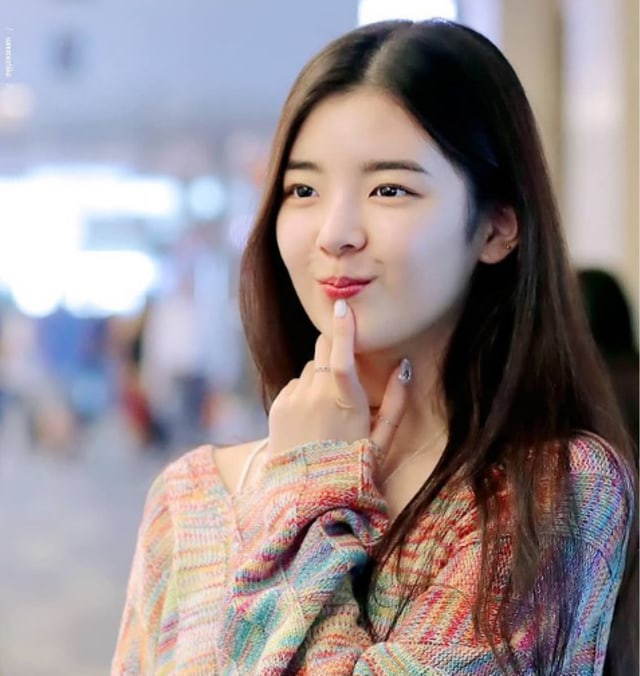 Lia Itzy, Intip Bukti Bahwa Idol Ini Sangat Cantik! (365010)