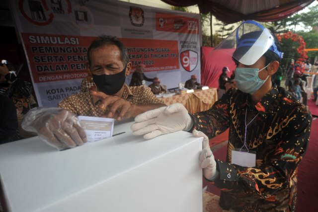PKS: Jika Kerumunan di TPS Tak Diantisipasi, Pilkada Akan Panen Kasus Corona (21268)