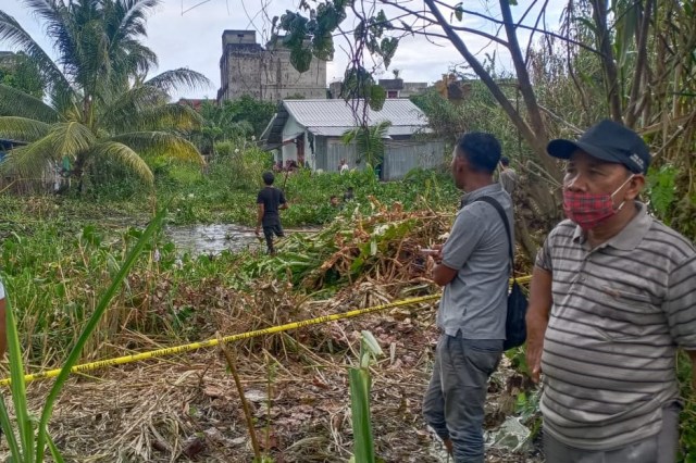 Polisi dan Warga Sisir Rawa Kejar Perampok Toko Emas di Aceh Barat (23738)