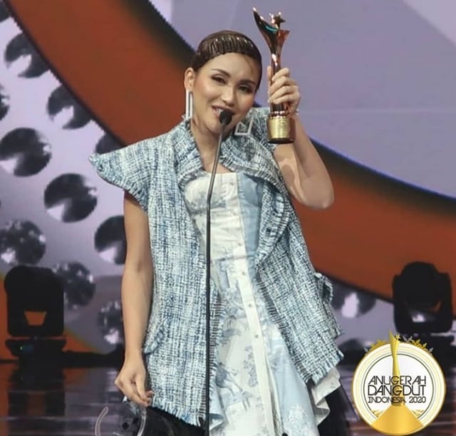 Ayu Ting Ting Borong 4 Penghargaan di Anugerah Dangdut Indonesia 2020 (15789)