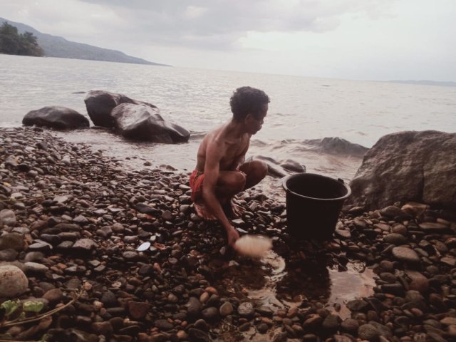 Pantai Kawaliwu Larantuka, Tempat Melihat Sunset dan Berendam Air Hangat (45767)