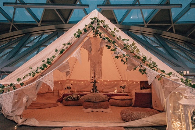 Bandara Changi Buka Penginapan Glamping, Bisa Piknik Mewah di Bandara (88950)