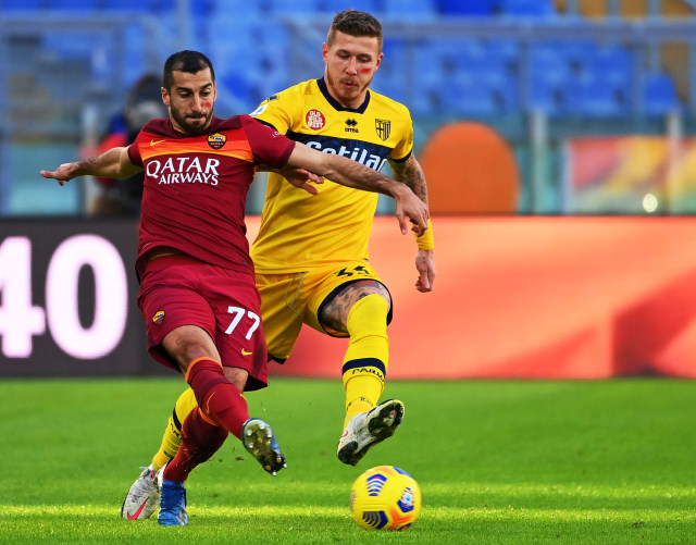 AS Roma vs Parma: Mkhitaryan Cetak Brace, Giallorossi Menang 3-0 (515748)