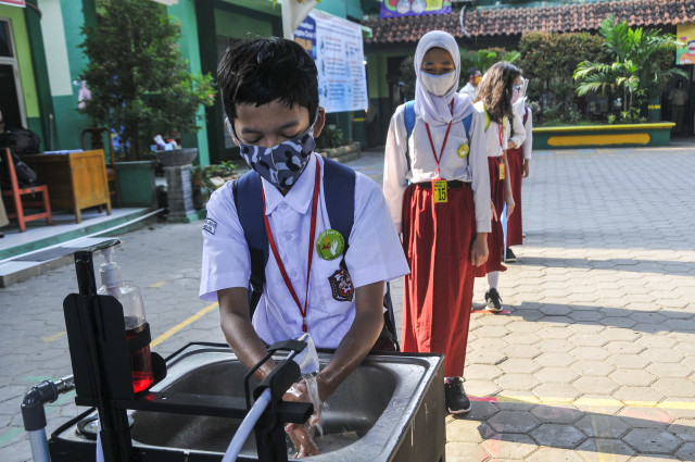 Ilustrasi penerapan protokol kesehatan di sekolah. Foto: ANTARAFOTO/Fakhri Hermansyah