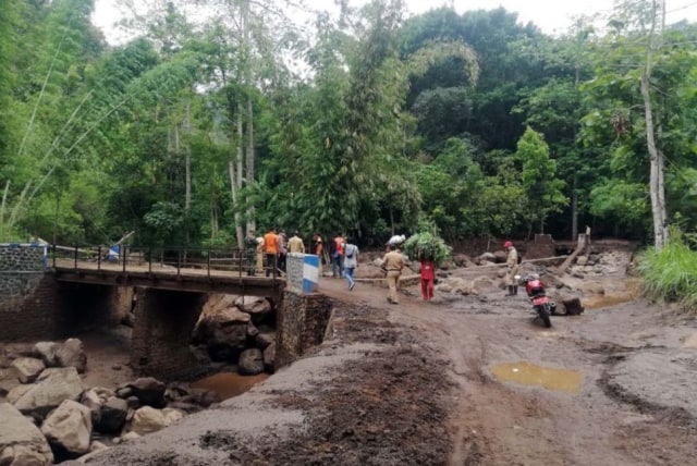 2 Jembatan di Pasuruan Ambruk Diterjang Banjir Bandang
