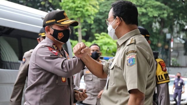 Kapolda Metro Jaya, Irjen Polisi Fadil Imran saat menemui Gubernur DKI Jakarta Anies Baswedan Foto: Instagram/aniesbaswedan