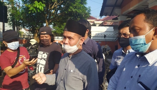 Calon Wakil Wali Kota Medan nomor urut satu, Salman Alfarisi memenuhi panggilan Gakkumdu. Foto: Sumut News.