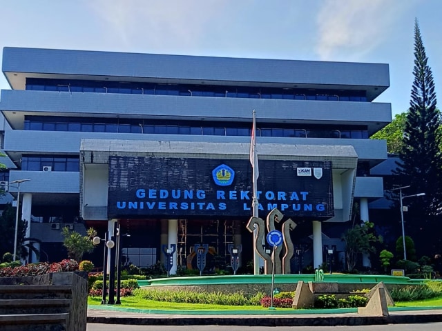 Gedung Rektorat Unila | Foto : Sidik Aryono/ Lampung Geh