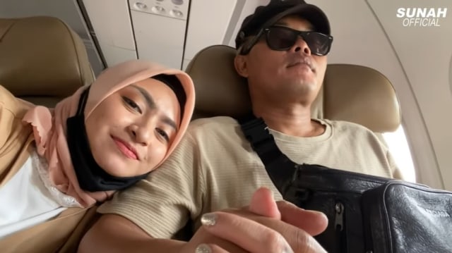 Ajak Keluarga Rame-Rame, 7 Momen Seru Bulan Madu Sule dan Nathalie Holscher (107149)