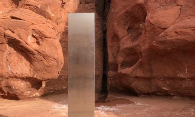 Penemuan monolit logam di Utah. Foto: Department of Public Safety's Aero Bureau Utah