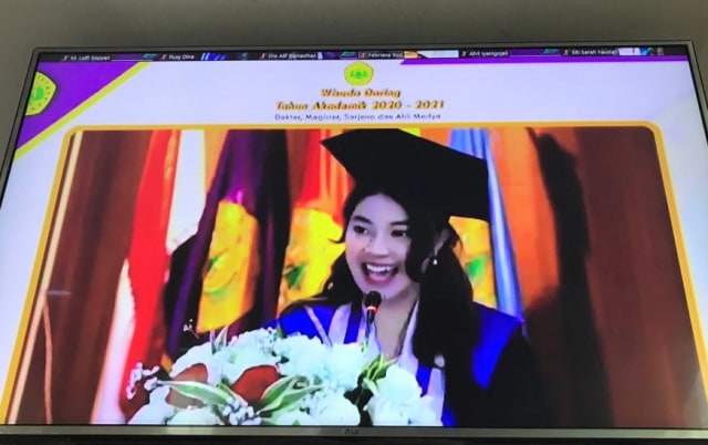 Vici Wisudawan Terbaik Unpak, Predikat Summa Cumlaude IPK 4.0 (570847)