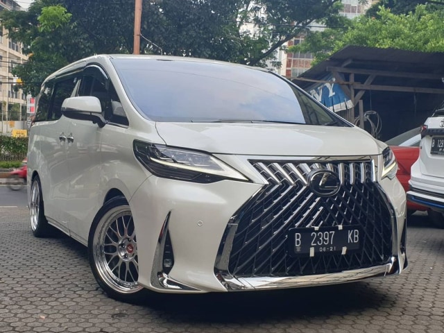 Wujud Toyota Alphard yang diubah jadi Lexus LM. Foto: dok. Dee Garage