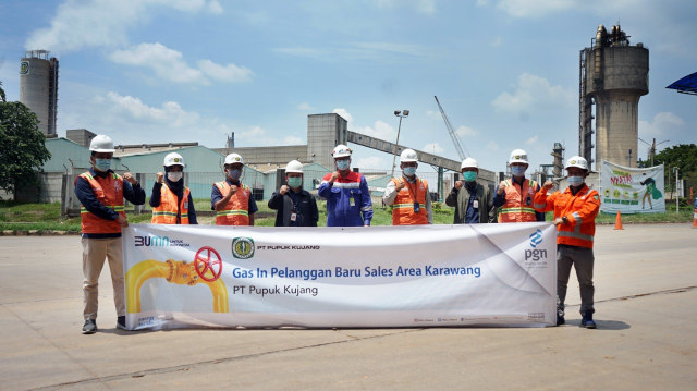PT Perusahaan Gas Negara Tbk (PGN) sebagai subholding gas PT Pertamina (Persero), melaksanakan penyaluran gas perdana (Gas In) di PT Pupuk Kujang Cikampek. Dok. PGN