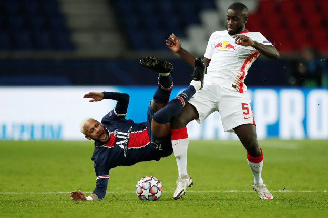 PSG vs RB Leipzig: Gol Penalti Neymar Bawa Les Parisiens Menang (75867)