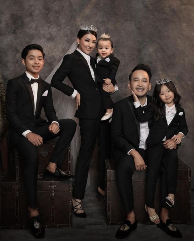 Ruben Onsu dan Sarwendah Sekolahkan Nissa Penyanyi Gerobak Dorong yang Viral (267108)