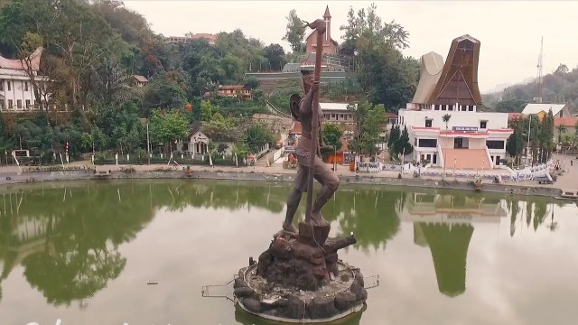 Tana Toraja menjadi salah satu wilayah eksotis di Indonesia yang punya tradisi unik dalam menggelar pernikahan. Foto. dok: Youtube/Febry Drone