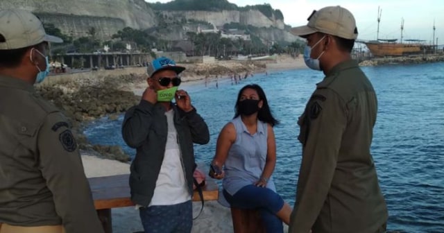 Jelang Akhir Tahun, Linmas di Badung Dapat Insentif Sidak Protokol Kesehatan (29234)
