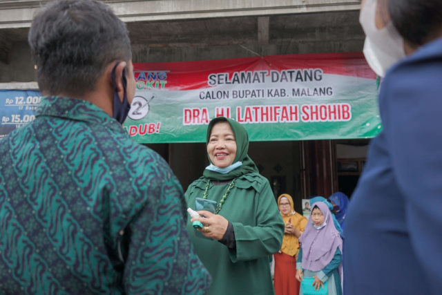Lathifah Shohib - Didik Budi Muljono (Ladub) berkampanye tentang komitmennya untuk meningkatkan kualitas pendidikan di Kabupaten Malang