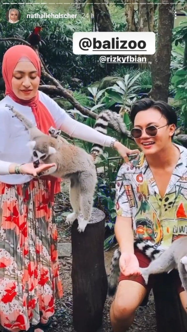 5 Potret Bulan Madu Sule dan Nathalie Holscher Bersama Keluarga (40912)