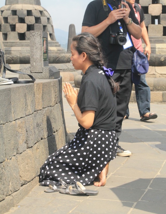 Dari Jakarta hingga Yogya: Promosi Daerah Wisata Indonesia ke Masyarakat Laos (256987)