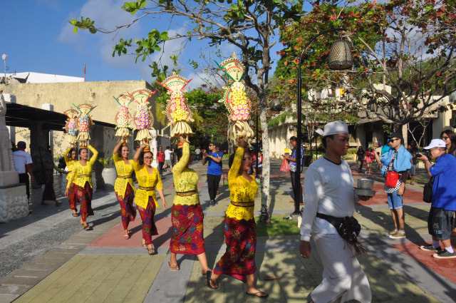 Dari Jakarta hingga Yogya: Promosi Daerah Wisata Indonesia ke Masyarakat Laos (256985)