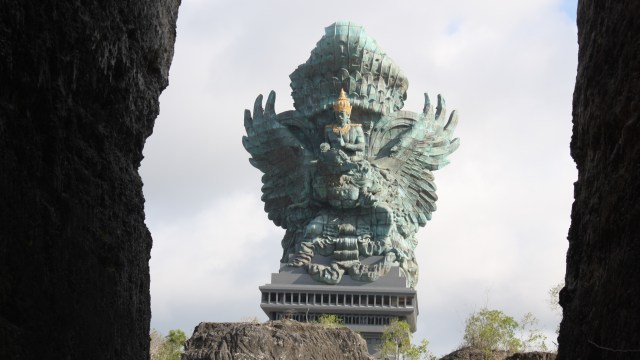 Dari Jakarta hingga Yogya: Promosi Daerah Wisata Indonesia ke Masyarakat Laos (256984)