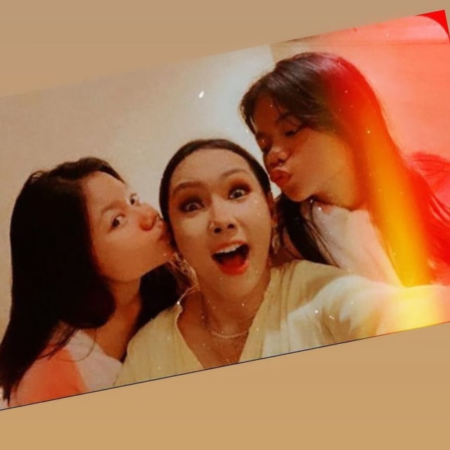Semakin Akrab, 5 Momen Hangat Kalina Oktarani Bareng Keluarga Vicky Prasetyo (53505)