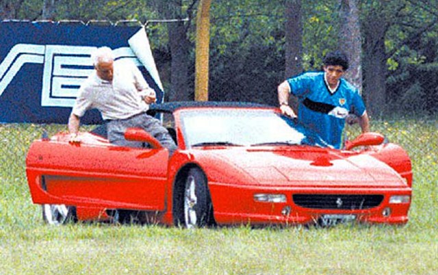 Diego Maradona dan Deretan Mobil yang Jadi Saksi Kisah Hidupnya (18638)