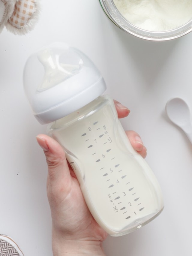 Benarkah Susu Formula Bisa Bikin Bayi Tidur Lebih Lelap? Foto: Shutterstock 