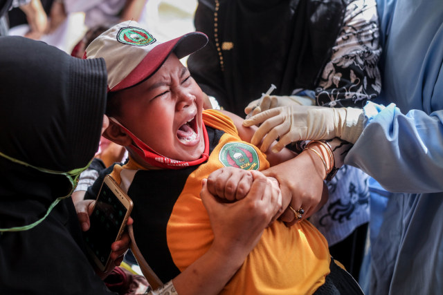Bulan Imunisasi Anak Sekolah. Foto: Ben