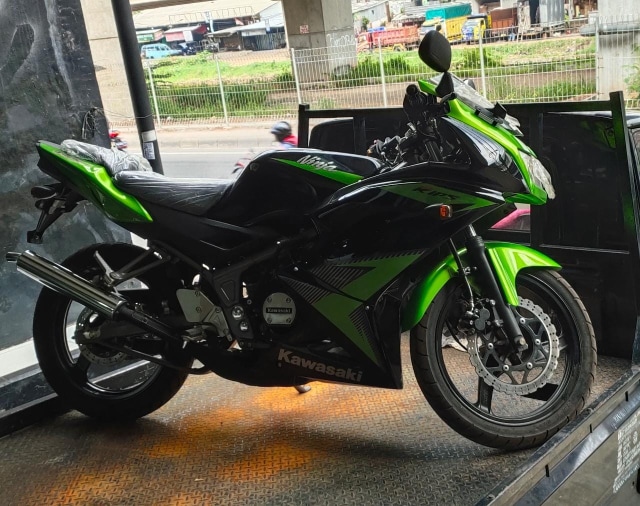 Kawasaki Ninja 150 RR NOS. Foto: dok. Kawasaki Matahari