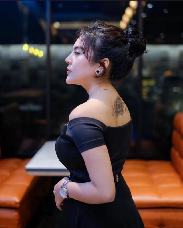 5 Potret Seksi di Instagram Mareta Angel, Penyanyi Dangdut Asal Yogyakarta (28467)