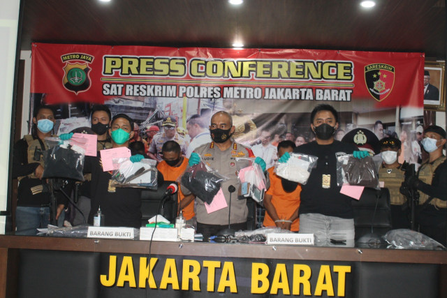 Geng Pandawa spesialis curi rumah ditangkap Polres Jakarta Barat. Foto: Dok. Polres Jakarta Barat