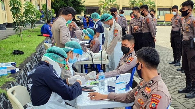 770 Personel Kepolisian Yang Akan Bertugas Di TPS Jalani Rapid Test ...