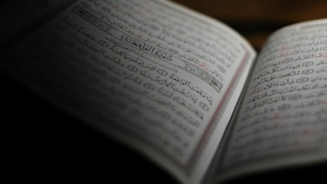 Doa yang terdapat dalam Al-Quran. Foto: Unsplash.com/tfoz74
