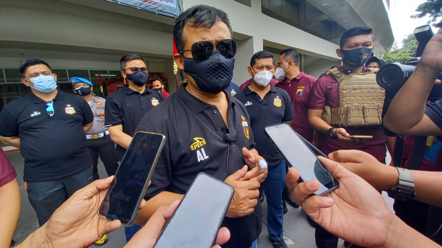 Kapolda Jawa Tengah, Irjen Pol. Ahmad Luthfi ditemui awak media usai launching Bhayangkara FC di Stadion Manahan Solo, Jumat (27/11)
