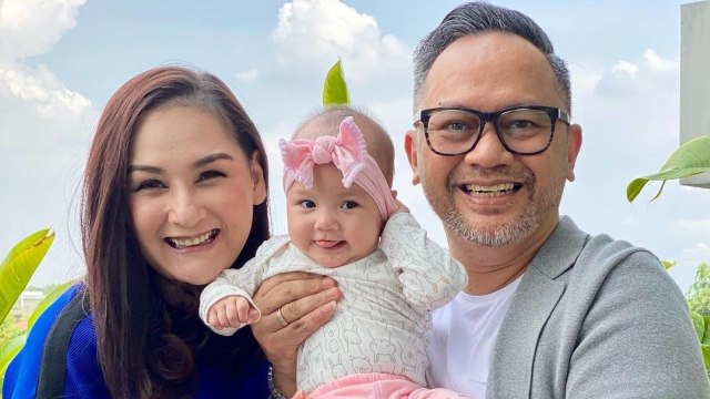 Cerita Mona Ratuliu soal Beda Pengalaman saat Berikan Anak-anaknya MPASI (51973)