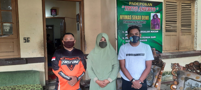 Nyimas Sekar Dewi bersama Founder CCF Baskoro di Padepokan Tirto Amerto.