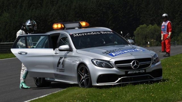 Intip Mobil Aston Martin, yang Akan Jadi Safety Car Formula 1 2021 (182955)