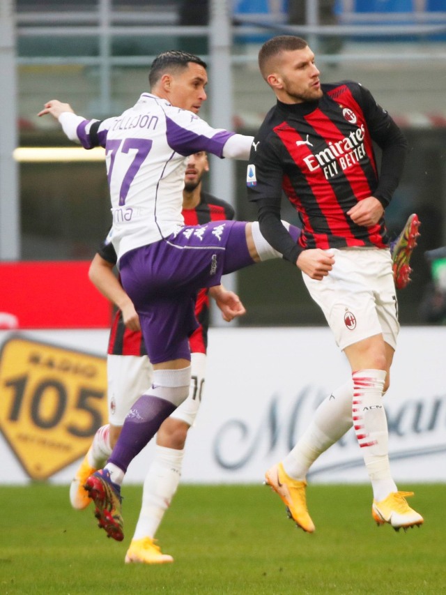 Pertandingan antara AC Milan vs Fiorentina di San Siro, Milan, Italia.  Foto: Alessandro Garofalo/Reuters