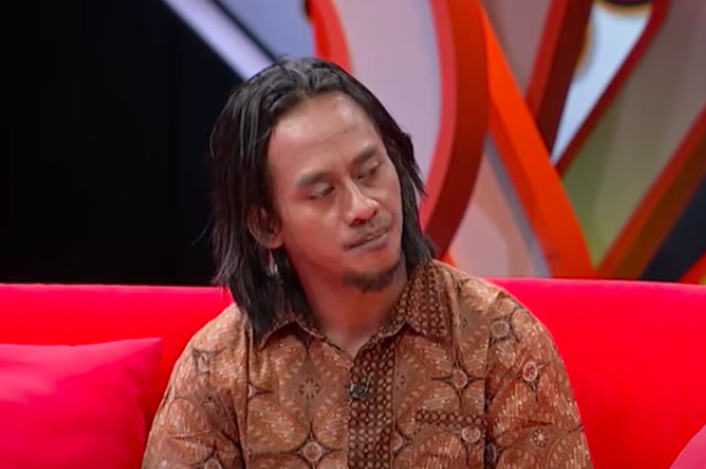 Ditempa Derita Jadi Pemulung, Kini Miliarder yang Berangkatkan Umrah Tetangga (299920)